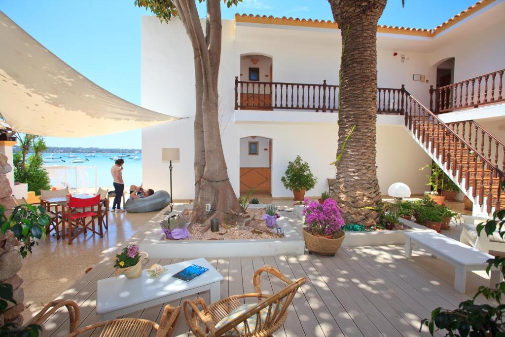 Punta de Sa Pedrera 1 Hostal la Savina Formentera