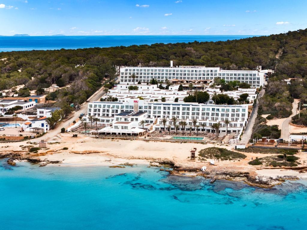 Mercatini hippie di Formentera 1 Riu Palace La Mola Formentera