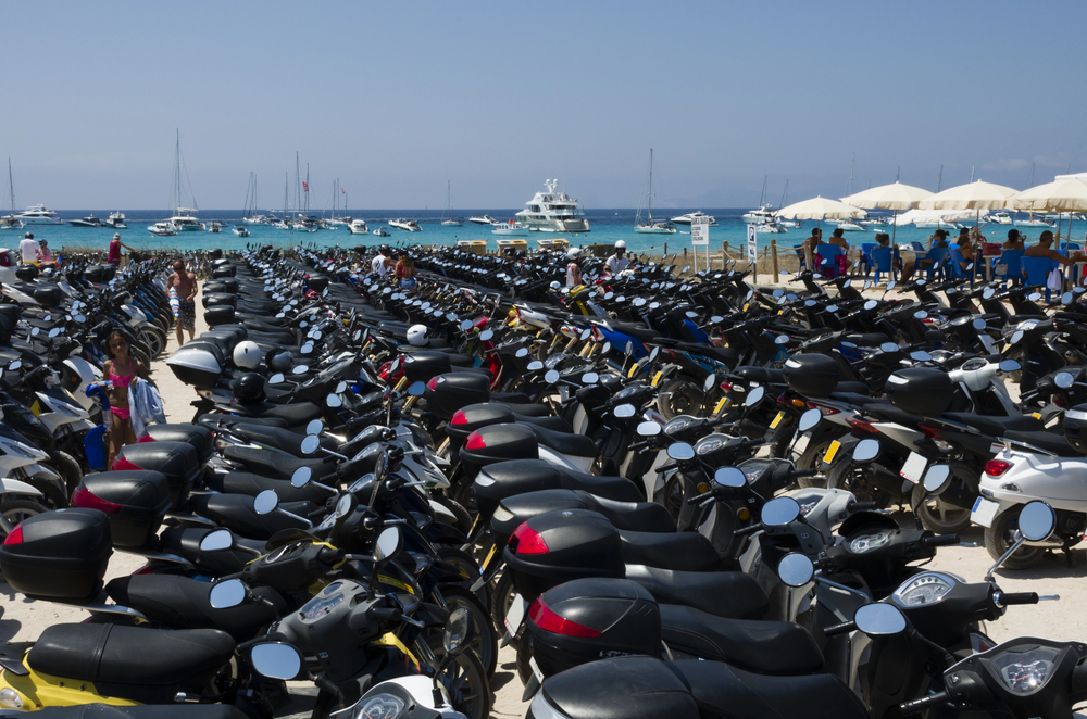formentera in scooter